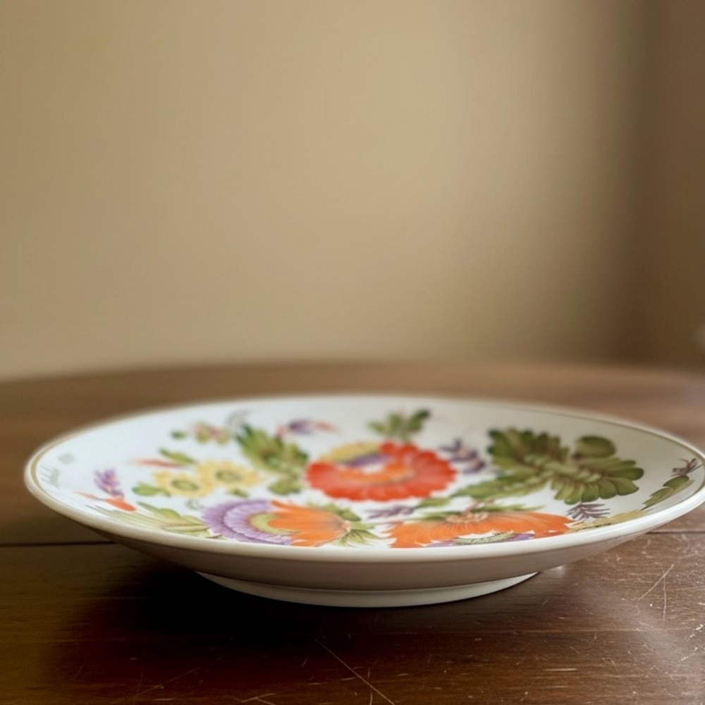 Ukrainian porcelain plate, Petrykivka Folk Art, for display only, traditional - Picture 6 of 6